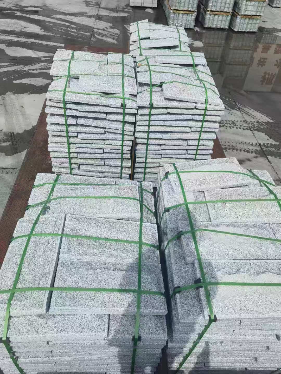 渭南 芝麻白蘑菇石装车出货