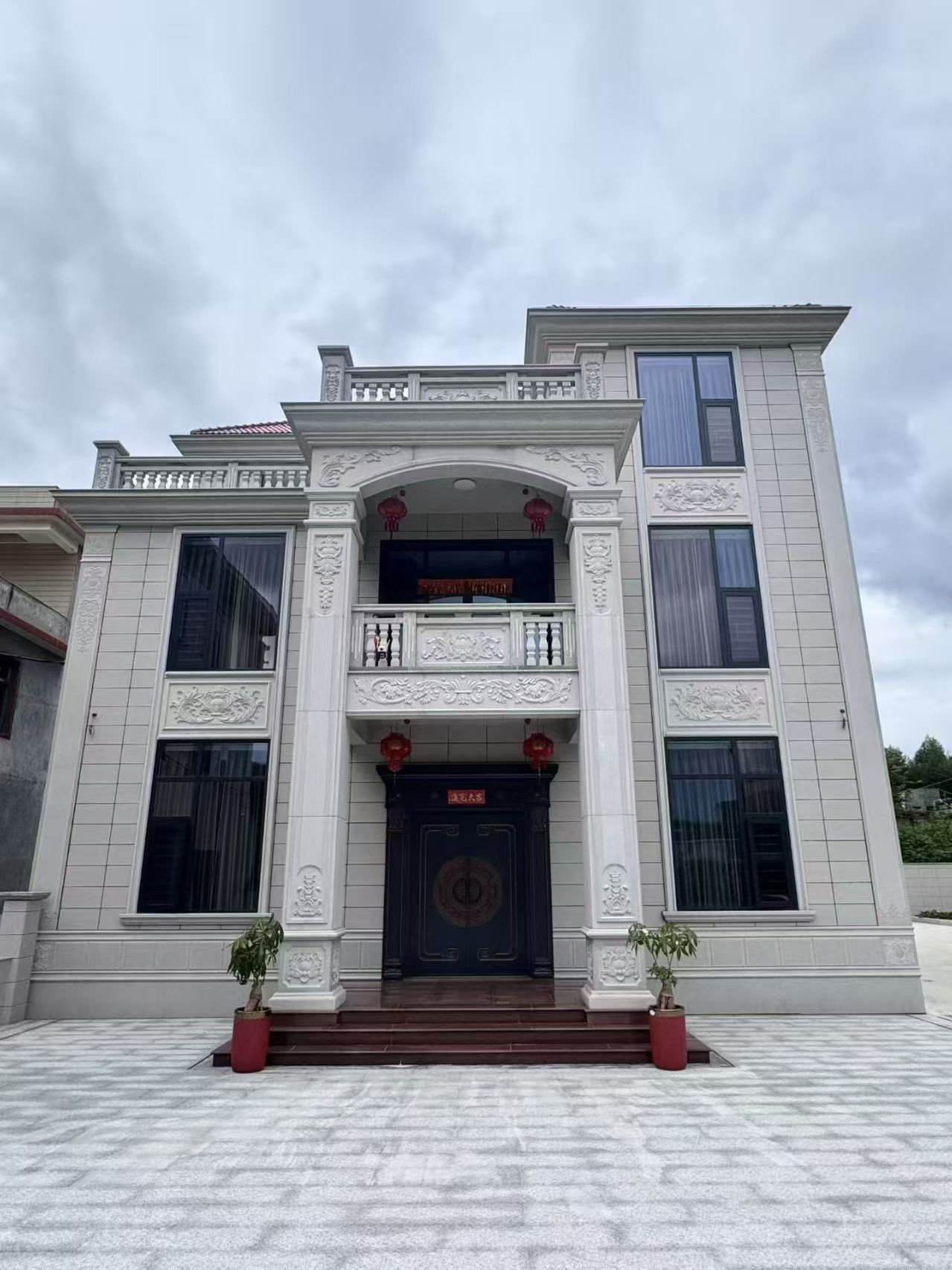 渭南 芝麻白石材别墅干挂案例展示