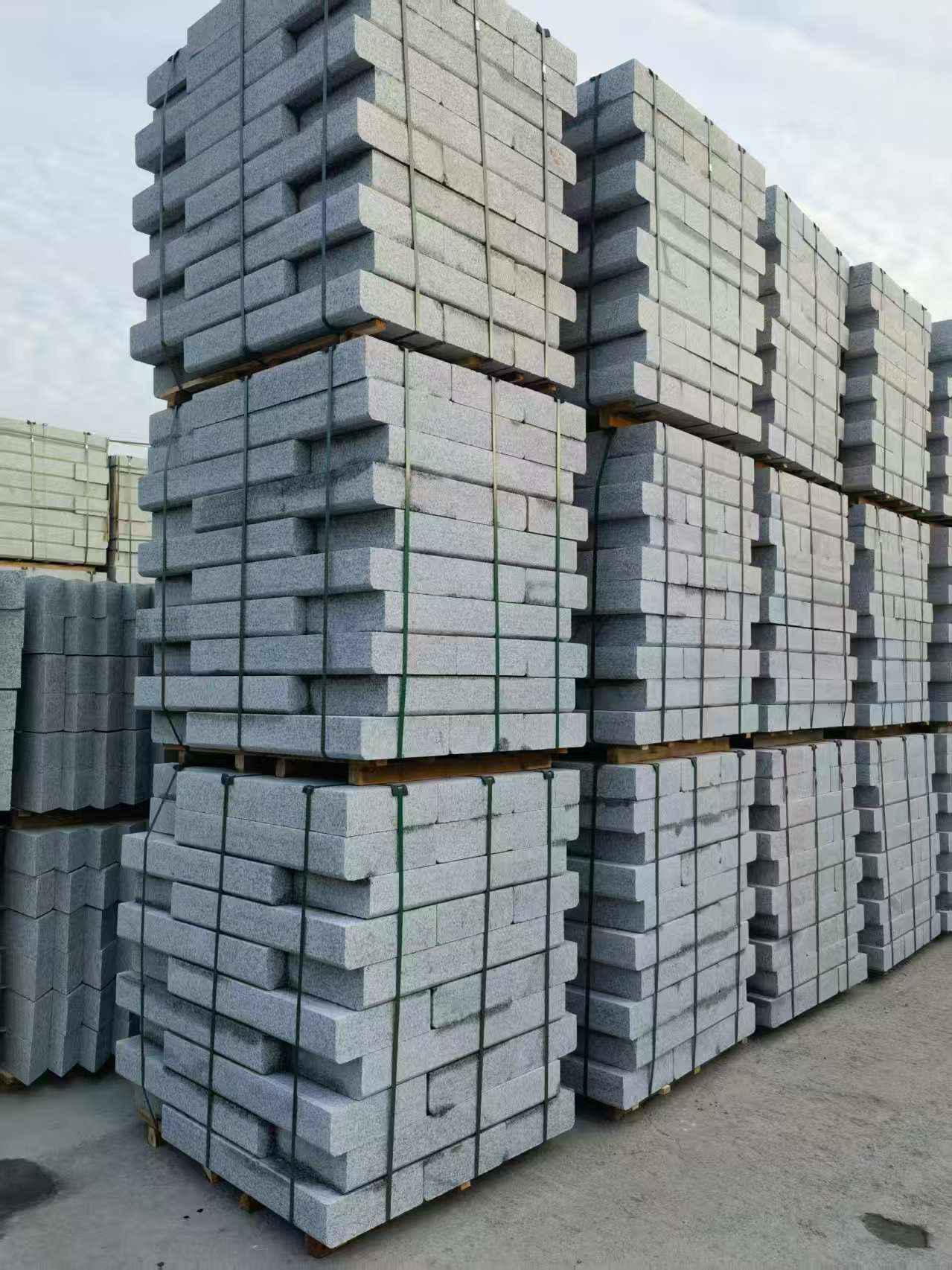 渭南 路沿石（路侧石），颜色一致，尺寸标准