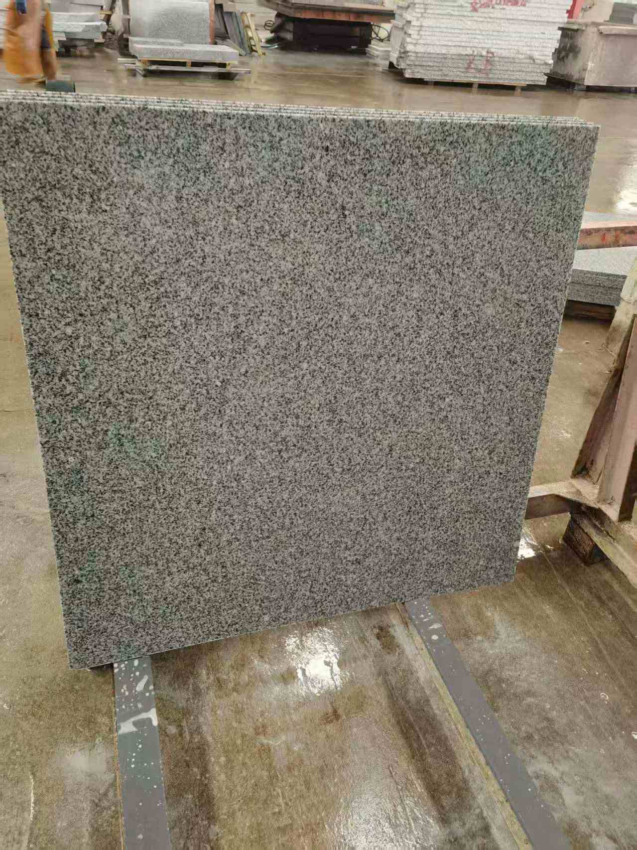 渭南 芝麻白光面900*900，高地铁标准