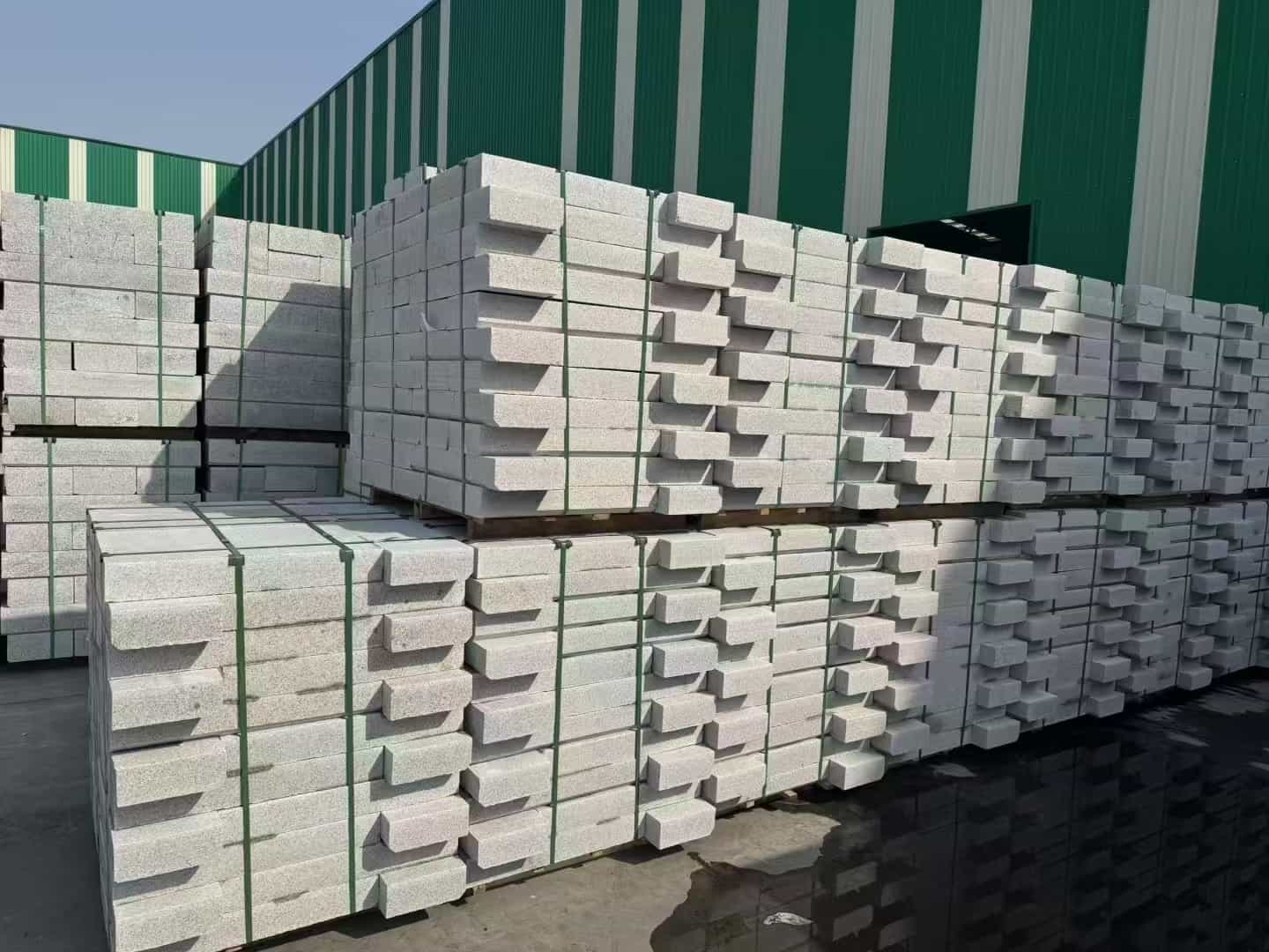 渭南芝麻白路沿石