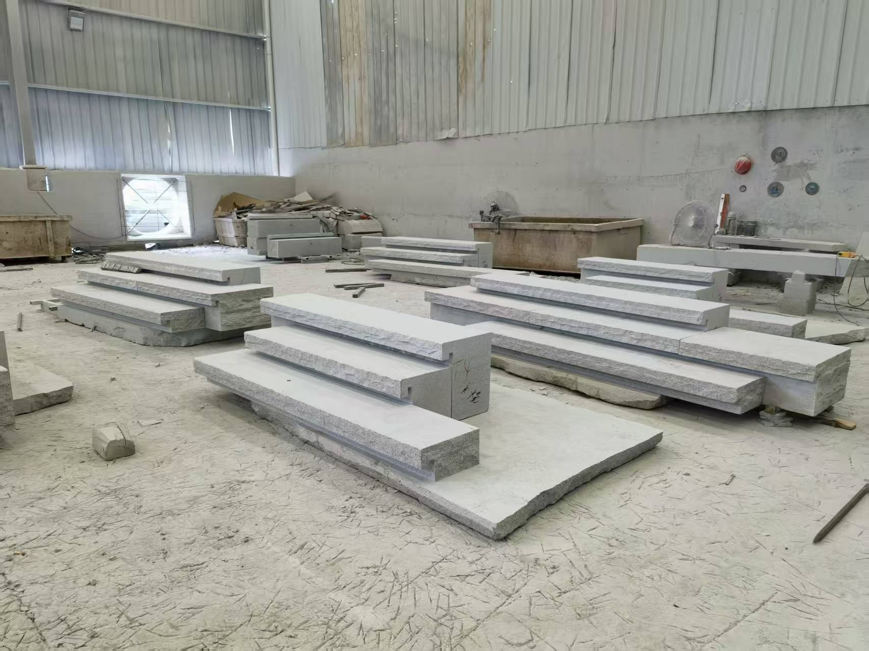 渭南 整石台阶（大面火烧+侧面自然面），出货前厂内拼装