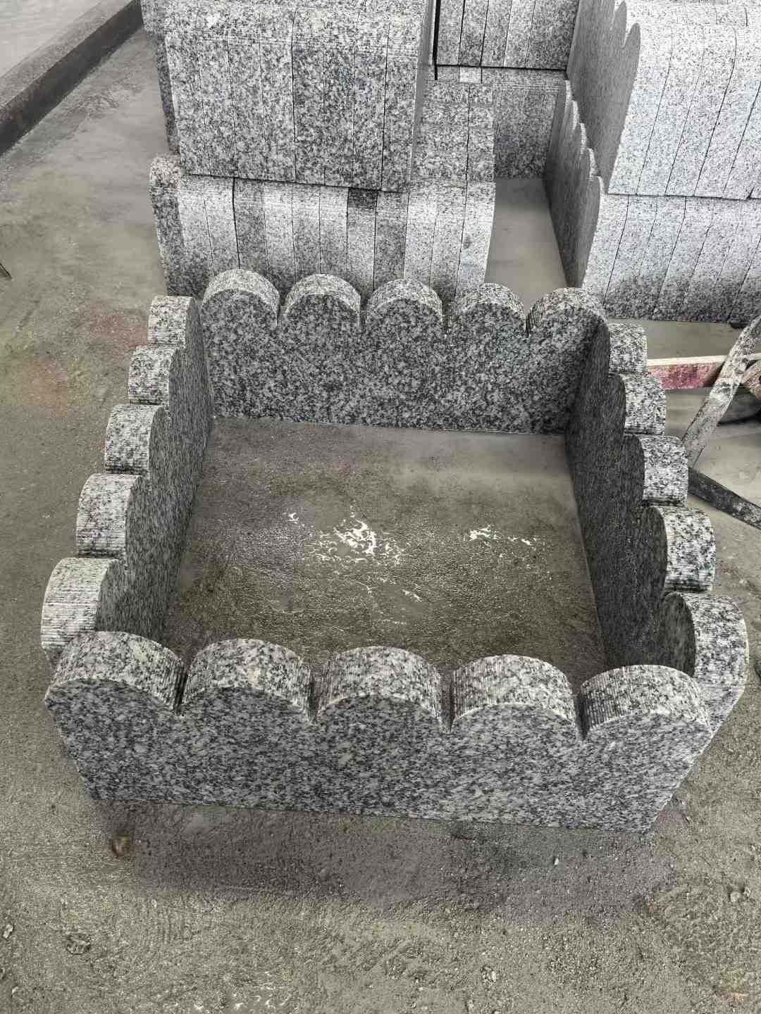 渭南 花边石、花坛围栏石、花池界石、菜园栅栏石、镶边石、波浪状界石介绍