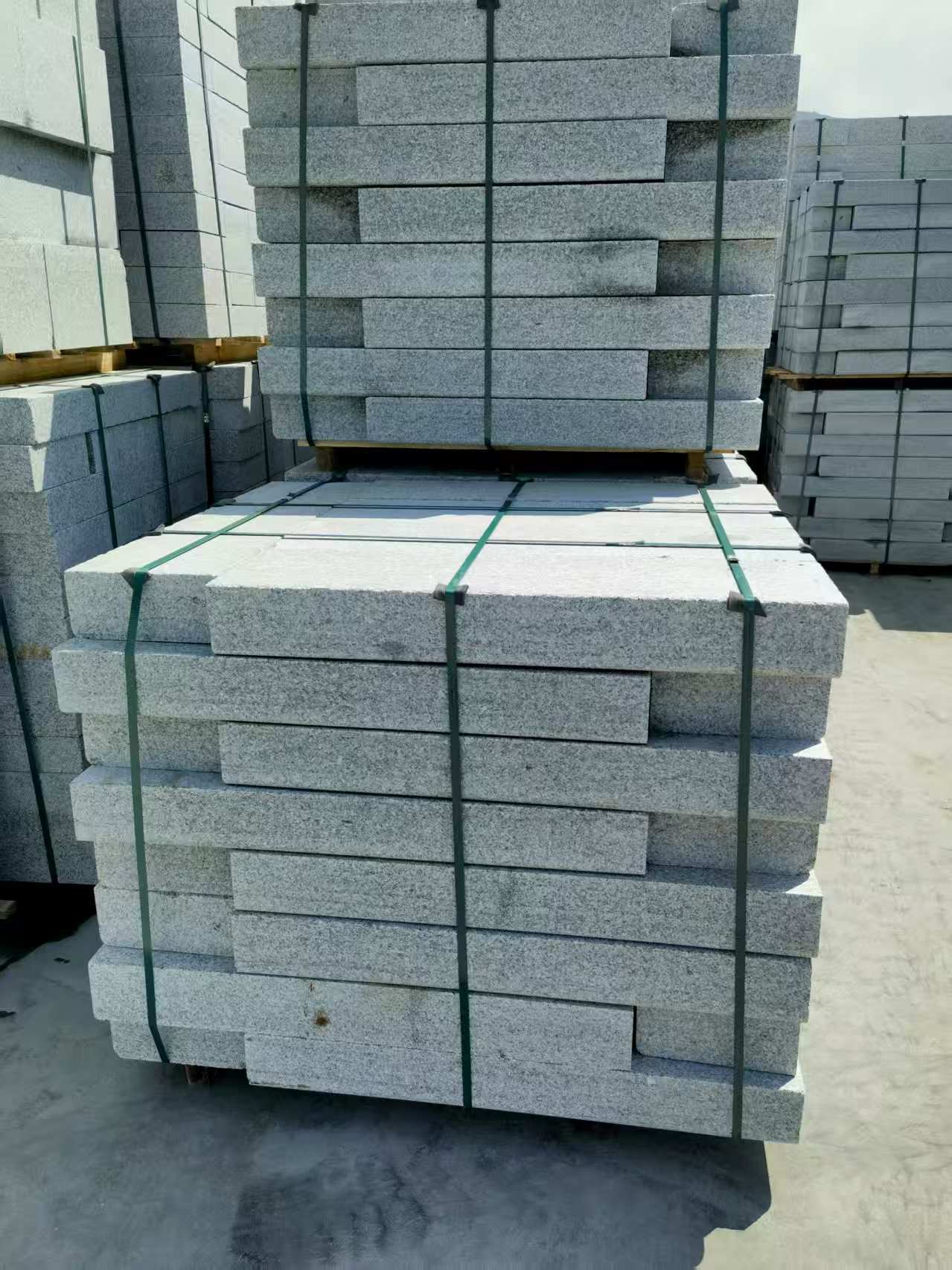 渭南 芙蓉白花岗岩路沿石、平石尺寸标准，色泽均匀